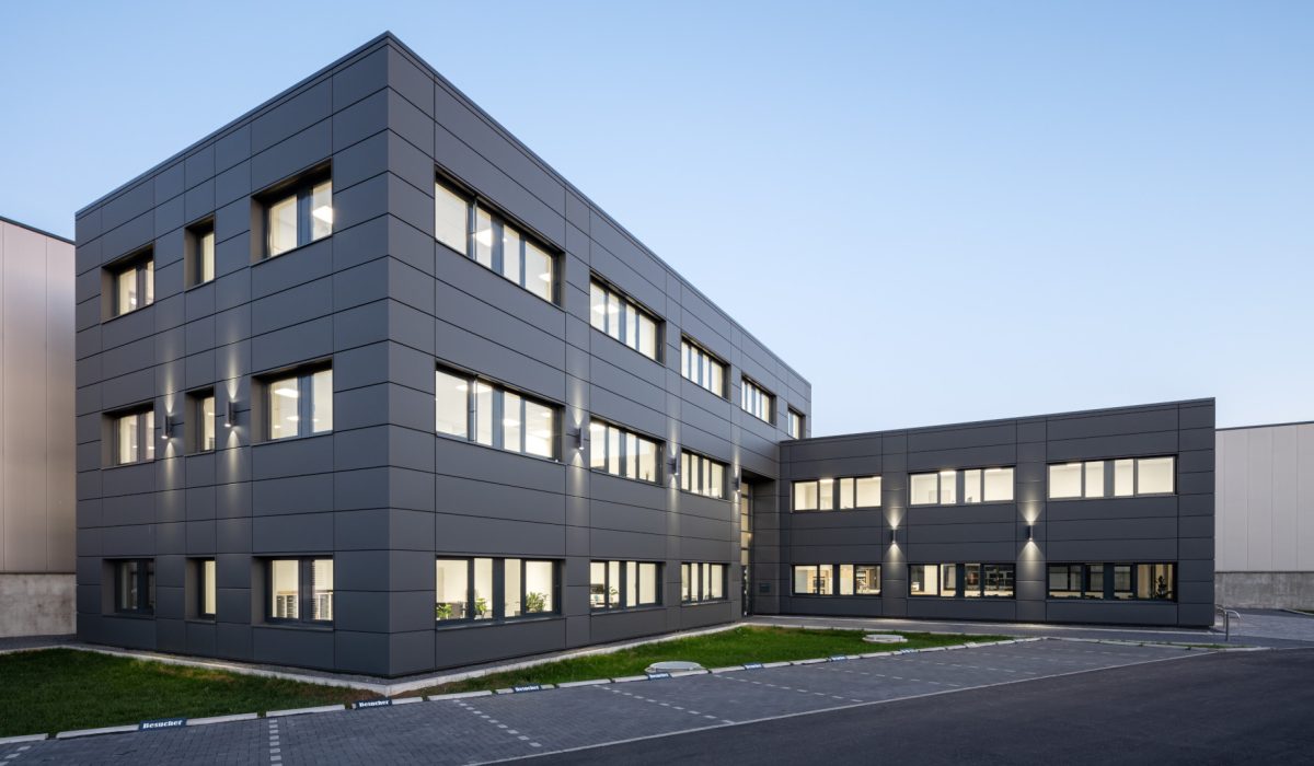 Konrad-Zuse-Str. 1 im Industriepark Föhren